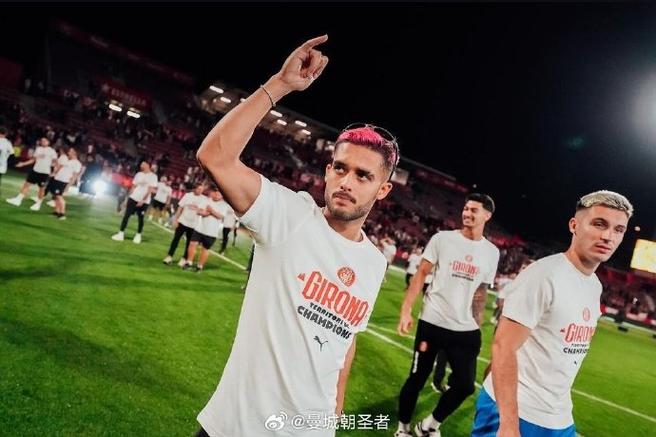 多特后卫扬-库托：赢球才不会在德甲榜首竞争掉队，我们想夺冠