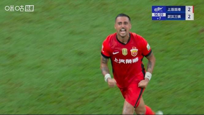 莱昂纳多谈读秒绝杀：最近比较自信，进球机会出现时就要把握住