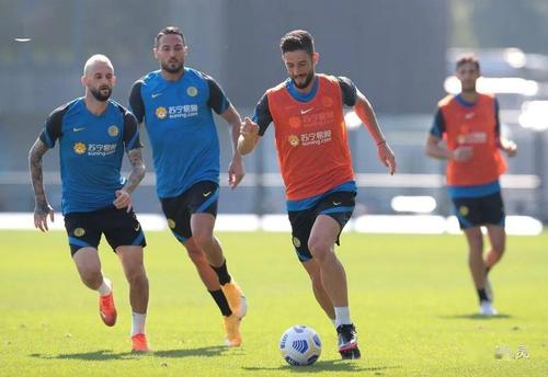 维埃里:我们需要耐心等待,齐沃一定会做得很好,让我们拭目以待