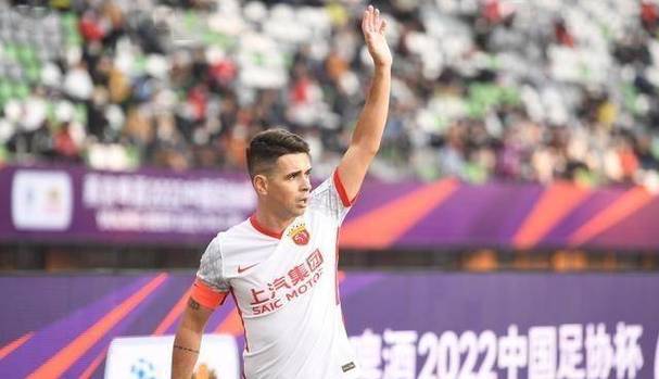 奥斯卡在最近的9场中超联赛中制造9球(6个进球、3次助攻)