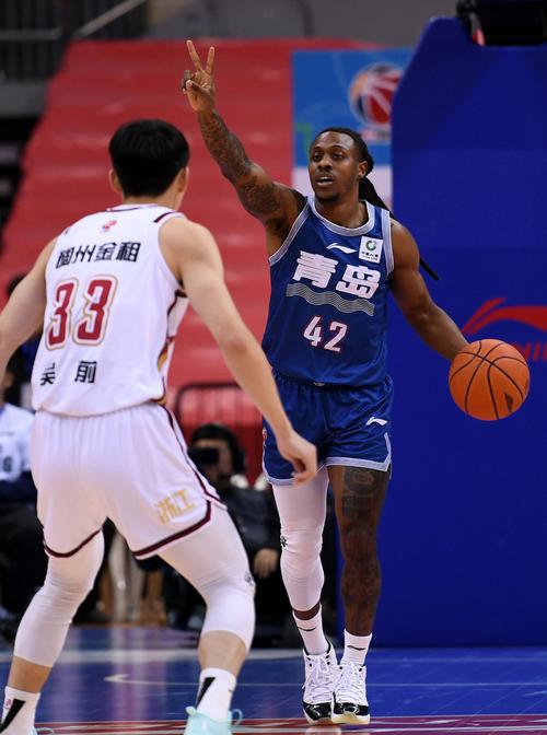 穆迪：在我生命大部分时间里霍福德都在打球 他在场有那种存在感