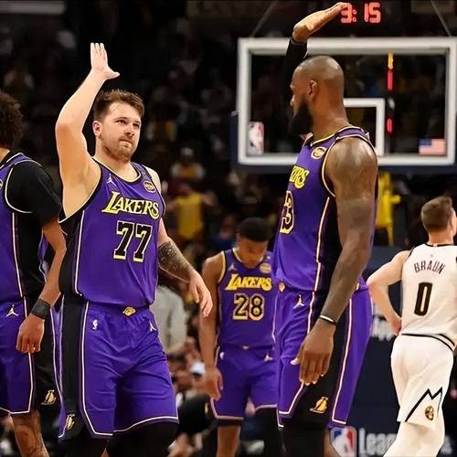 37-8冲击波！基德夸赞收官阵容：他们用正确方式打球 把球传活了