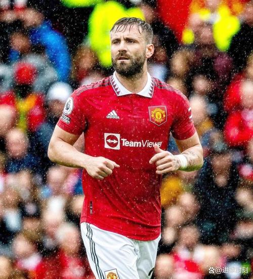 英媒：阿莫林安排更多青训球员加入一线队训练，18岁莱西表现突出