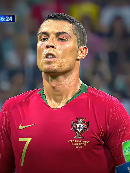 胜利补时任意球,C罗罚前念念有词给自己鼓劲但遗憾打丢