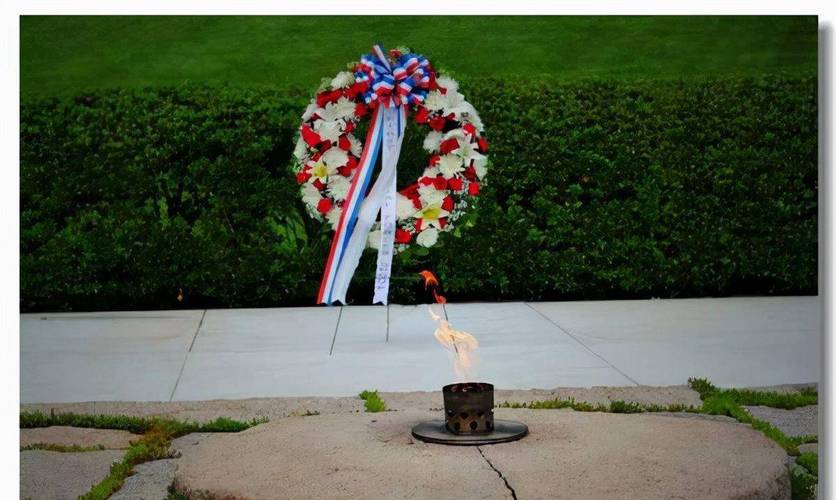 R.I.P.托尼-帕克父亲葬礼 邓肯&大卫-罗宾逊&帕克前妻等前往吊唁