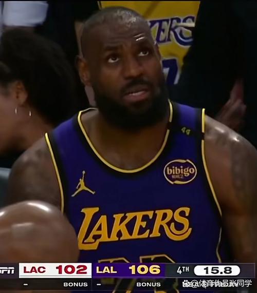 香波特：和詹姆斯打球你就不能过度做自己 我只能蹲底角太难受了