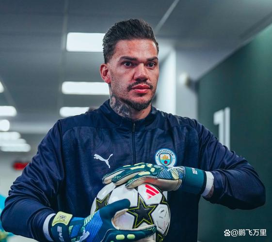 记者:莱万和奥尔莫参加今日训练,克里斯滕森不会出战埃尔切