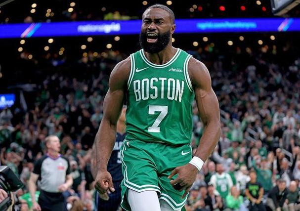 单核带队！杰伦-布朗过去四场比赛3次砍下30+ 其中还有一场40+