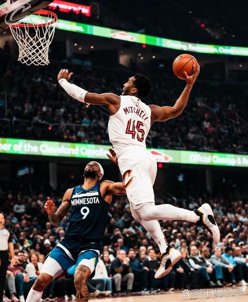 老詹：打森林狼时我遭遇了挺严重的MCL扭伤 8-10周不能做任何事