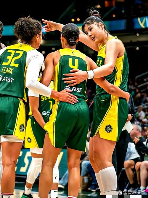 卡特·布莱恩特妹妹承诺堪萨斯大学！将代表女篮和女排出战NCAA