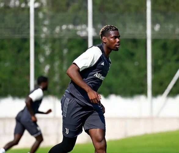 回来了！32岁博格巴为摩纳哥替补上演首秀，时隔811天重回赛场