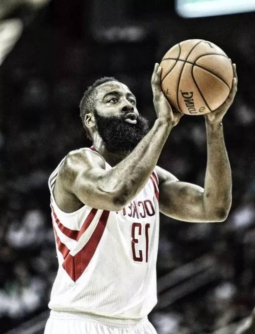 张佳玮：哈登今天投进17球 有6个球是右手突破摆脱后投进的