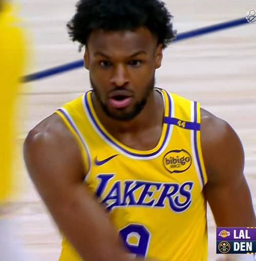 布朗尼最后时刻替换上自己!詹姆斯在社媒转发