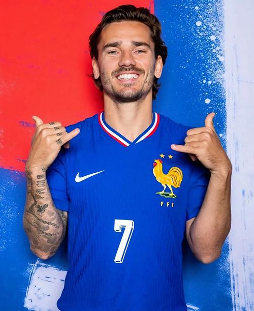 早报：34岁格列兹曼荣膺金足奖