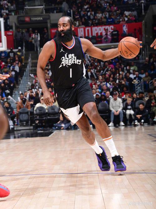 哈登17+4+5&小卡18分双核驱动 快船半场领先灰熊13分