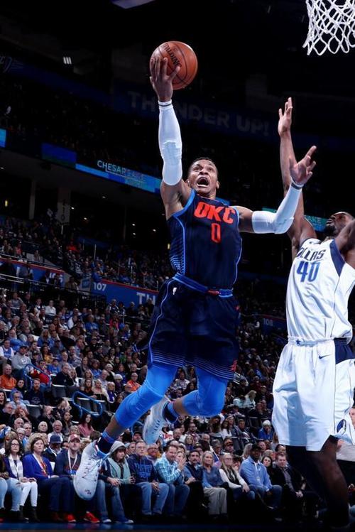 强行续命！新秀杰明里突外投个人连拿8分